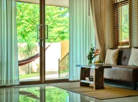The Holiday Garden View, villa i Phra Ae beach