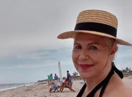 LakePoolBeachVacatuonHouse225d9Prs