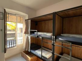 Downtown River Hostel, hotel v destinaci San Sebastián