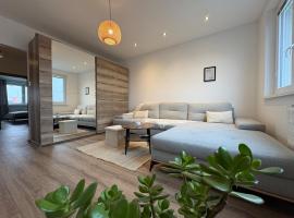 Štýlový oddychový byt s bezplatným parkovaním, hotel v Prievidze