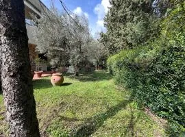 Green Garden Apartment near Florence