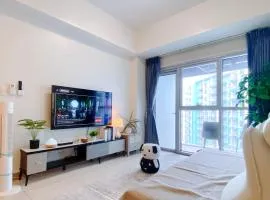 120 Sqm Modern 3 Bedrooms HighRise Facing Manila Bay Sunset, Near Manila Airports, Okada Casino, Solaire Casino, MOA with Free Parking