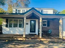 The Barbour Street Retreat 3 BD 2 BA House Downtown