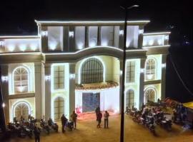 Prayagraj में, होटल Moonlight banquet & Hotel