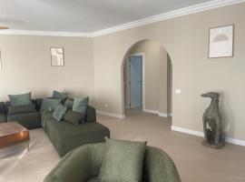 Luxury Home Estefania, hotel i Chayofa