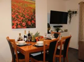 Oliver Wests Beautiful 2 Bedroom Sleeps 4 Apartment