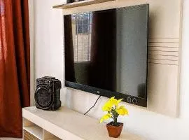 Casa Confortável com duas vagas de garagem e ótima localização