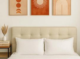 New Studio Boho Studio with PS4 & Balcony, hotel a San Fernando