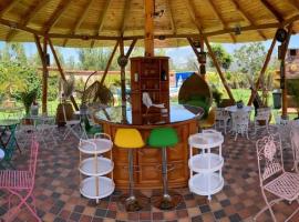 Casa Colibries Cotacachi EC, отель в городе Котакачи