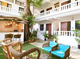 WTF My House, holiday rental in Baga