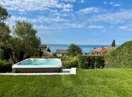 Villa Venezia Garda lake view Jacuzzi, Hotel in Garda