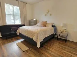 A-3 2Master Suites next to I-75 & Mall