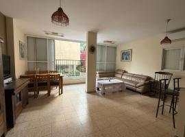 דירת ציון, hotel in Petaẖ Tiqwa