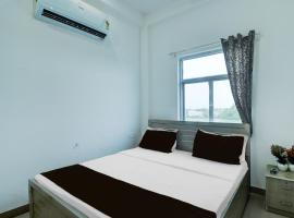 Hotel O Sawariya Palace & Cafe, ξενοδοχείο στη Τζαϊπούρ