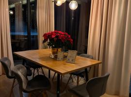 Leśny Azyl Domki z Zimowym Tarasem i Jacuzzi na Wyłączność w Samym Środku Lasu, hotel a Zwierzyniec