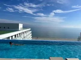 Alezzi Infinity Pool & Spa Resort