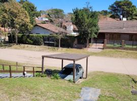 Los Dos Pinos，位于格塞尔镇的酒店