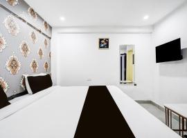 Hotel O 18, ξενοδοχείο σε Kālkāji Devi