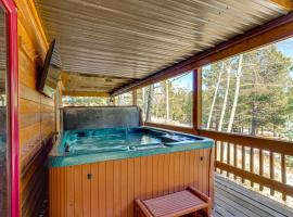 엔젤 파이어에 위치한 호텔 3 Mi to Angel Fire Resort! Quaint Apt on 2 Acres