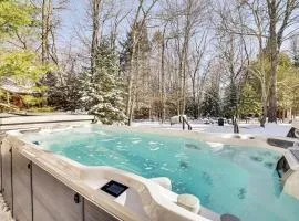 Games, Fire Pit, Hot Tub Pocono Lake Family Home!