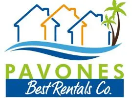 Walk to the beach, chill by the pool. Casa Sol!