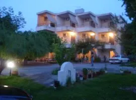 Apartments Skardoutsou
