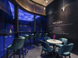 上海虹桥高铁瑞衡美居酒店，位于上海的酒店