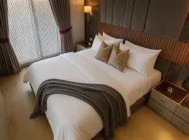 Murree Hills Executive 3 Bedroom Cottage with Scenic View