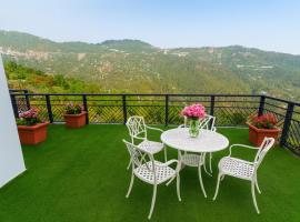 Alpine Vista 3-Bedroom Family Cottage In Murree Hills, villa i Murree