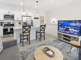 Cozy Carriage House minutes away from Downtown