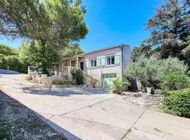 Amazing Home In Aramon