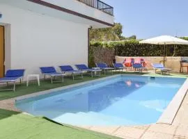 1 Bedroom Stunning Apartment In Palmi