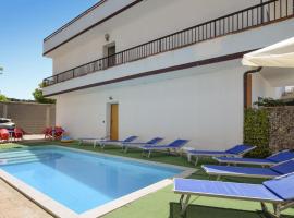Amazing Apartment In Palmi With Swimming Pool, Hotel in Palmi