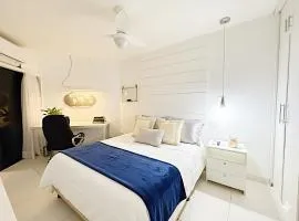 Copacabana 200 m da Praia! Piscina, varanda, vista natureza, shopping ao lado! Recepção 24hrs