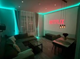 Stylish Home Theater Apartment 1, Hotel in Kreuztal