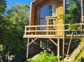 Chalé Barn House Lagarto e Tucano Praia da Solidão Florianópolis