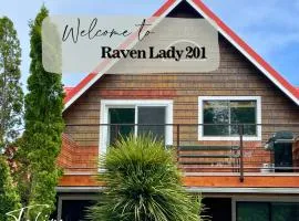Raven Lady #201- Ucluelet Sleeps 6 Pet Friendly