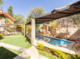 Xoco Ceiba, cute cottage with pool, Hotel in El Puerto de Nieto