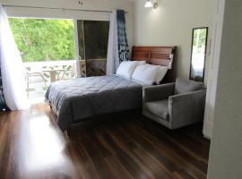 201 Batts Rock Beach Condos, hotel in Saint Michael