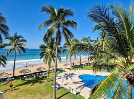 Luxury Beachfront Condo at Iguana-Ixtapa, Hotel in Ixtapa