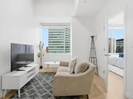 Luxury 1Beds and 2Beds in Downtown Edmonton close to Rogers
