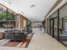 Beautiful bright cozy condo!