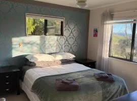 Cosy Country Private Cottage with views