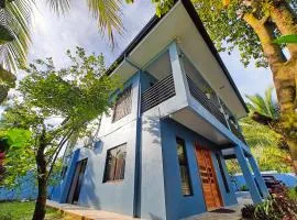 AJ House - Spacious 4BR Home, Balcony, BBQ area, Shared Pool