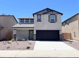A modern retreat and Gateway to Yosemite, hotel en Merced
