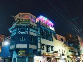 Dylan Cafe And Guest House