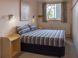 Schuss Alpine Club, Falls Creek, hotel i Falls Creek