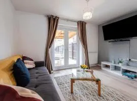 Entire 2-bed house in Stoke-on-trent