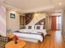 The Broadway- Annecy Inn Near Mall Road with -Wi-Fi -Restaurant -Premium & Deluxe Rooms Prime Location - Best Top Rated Hotel In Darjeeling