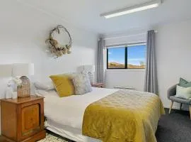 The Stables Lake and Country Retreat